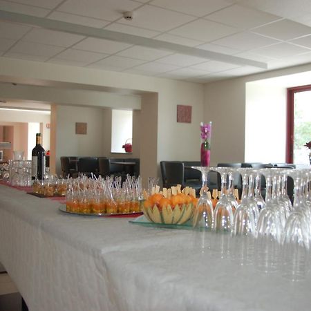 Gite Du Haut Cantal - Appartements Meubles Avec Kitchenette Et Chambres Sans Kitchenette Condat  Dış mekan fotoğraf