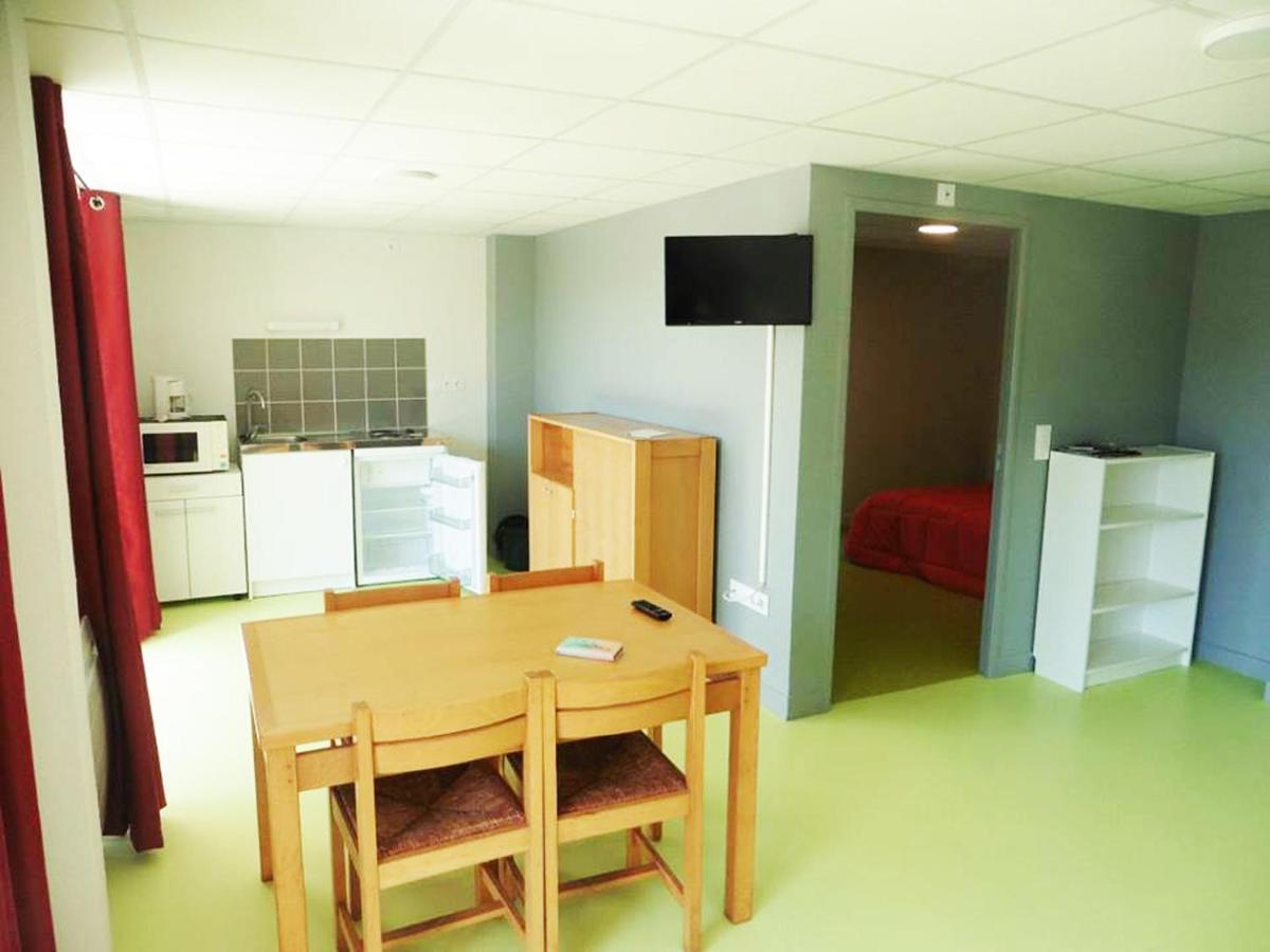 Gite Du Haut Cantal - Appartements Meubles Avec Kitchenette Et Chambres Sans Kitchenette Condat  Dış mekan fotoğraf