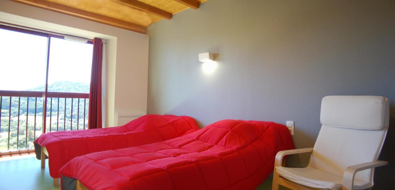 Gite Du Haut Cantal - Appartements Meubles Avec Kitchenette Et Chambres Sans Kitchenette Condat  Dış mekan fotoğraf